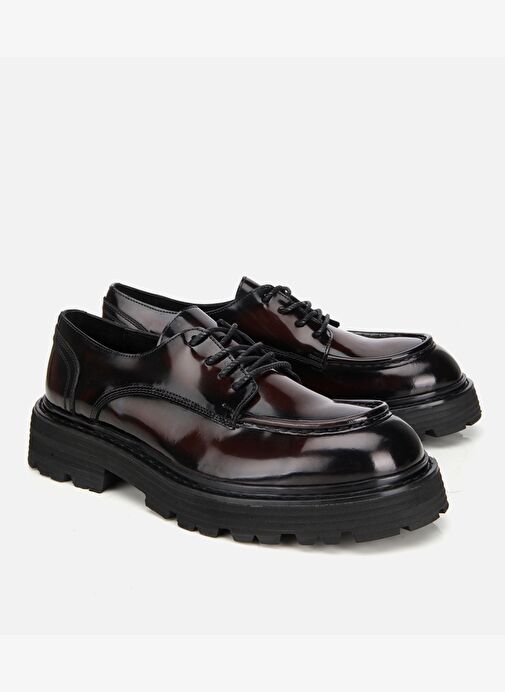 Erkek Rugan Deri Bordo Dikiş Detaylı Kalın Tabanlı Günlük Ayakkabı 02AYH312370A780 - Görsel 3
