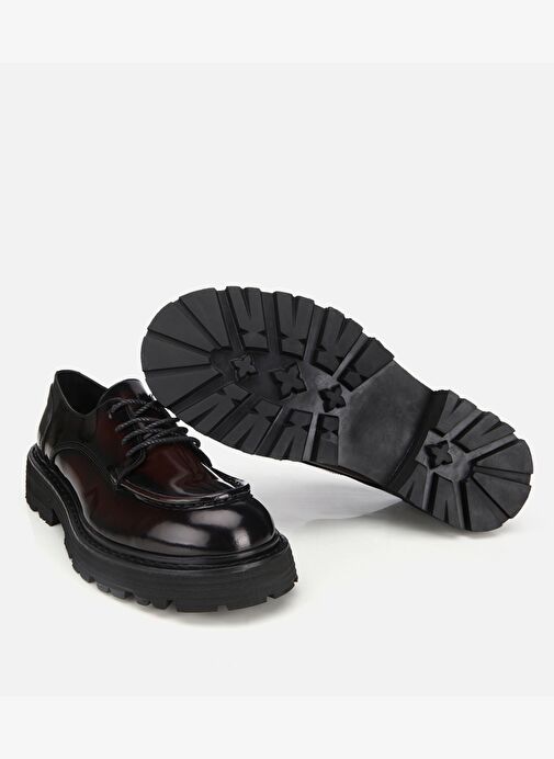 Erkek Rugan Deri Bordo Dikiş Detaylı Kalın Tabanlı Günlük Ayakkabı 02AYH312370A780 - Görsel 7