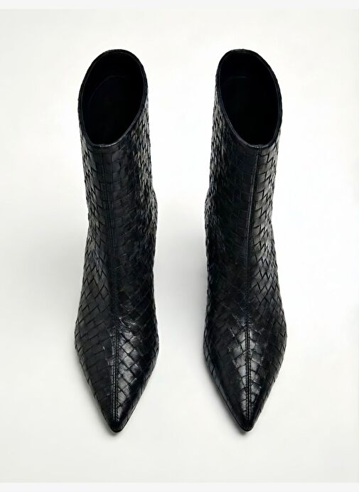Kadın Siyah Desenli İnce Topuklu Sivri Burun Çizme - Görsel 4