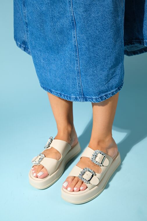 PREDS Bej Taşlı Tokalı Çift Bantlı Kadın Terlik - Görsel 5