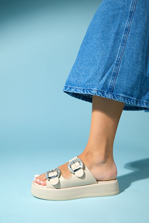 PREDS Bej Taşlı Tokalı Çift Bantlı Kadın Terlik - Görsel 2