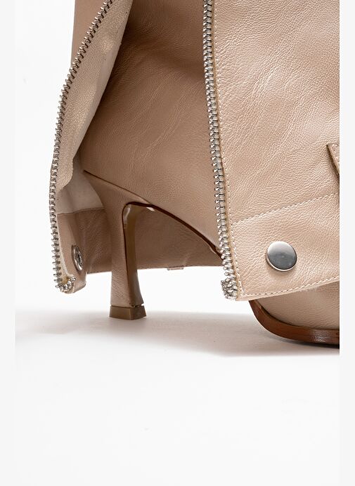 LOLA Bej Fermuarlı Sivri Burunlu Kadın Topuklu Bot - Görsel 7