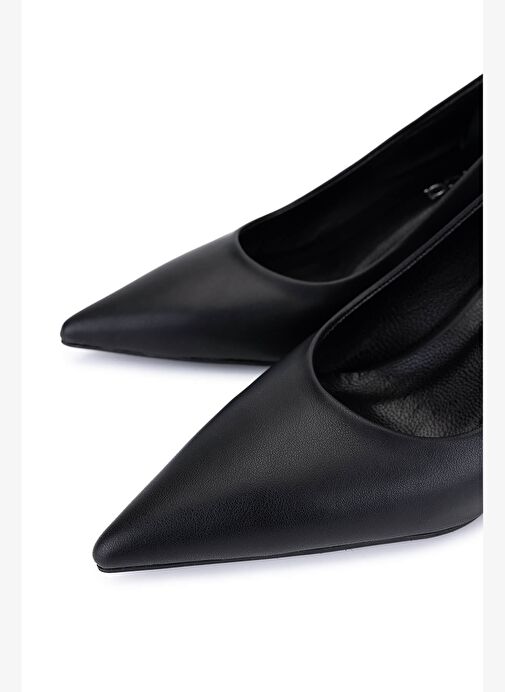 Tamer Tanca Kadın Suni Deri Siyah Deri Topuklu Ayakkabı - Görsel 4