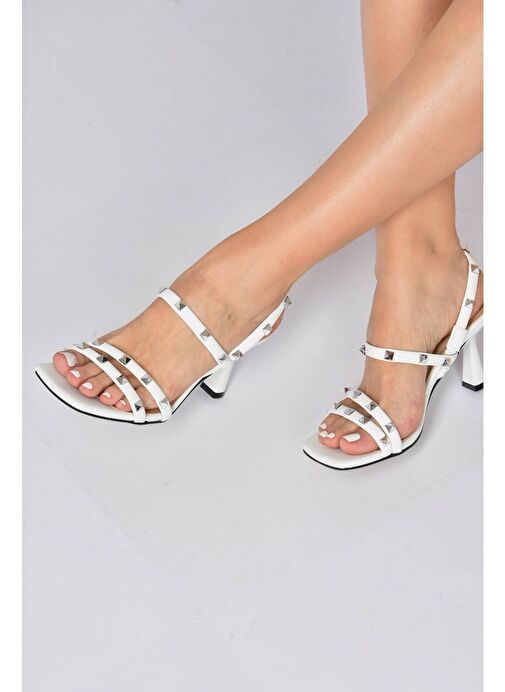 Beyaz Zımba Detaylı Üç Bant Kadın Topuklu Ayakkabı K404571109 - Görsel 3