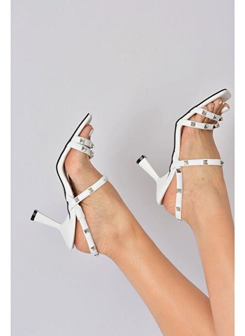 Beyaz Zımba Detaylı Üç Bant Kadın Topuklu Ayakkabı K404571109 - Görsel 4