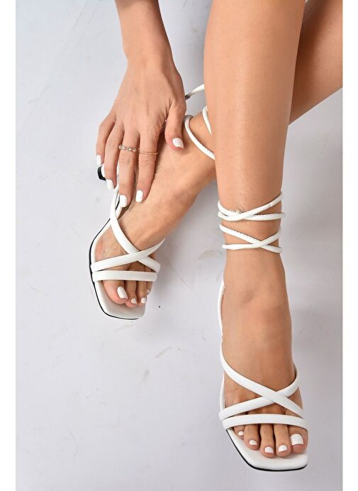 Beyaz Bilek Bağlamalı Kadın Topuklu Ayakkabı K404070209 - Görsel 2