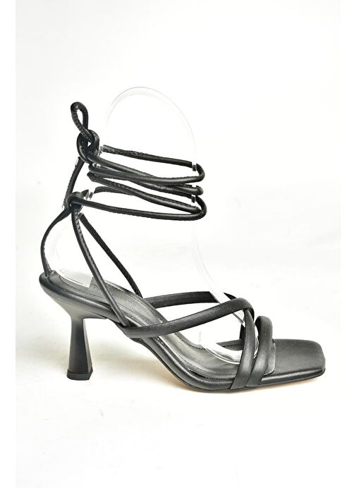 Siyah Bilek Bağlamalı Kadın Topuklu Ayakkabı K404070209 - Görsel 4