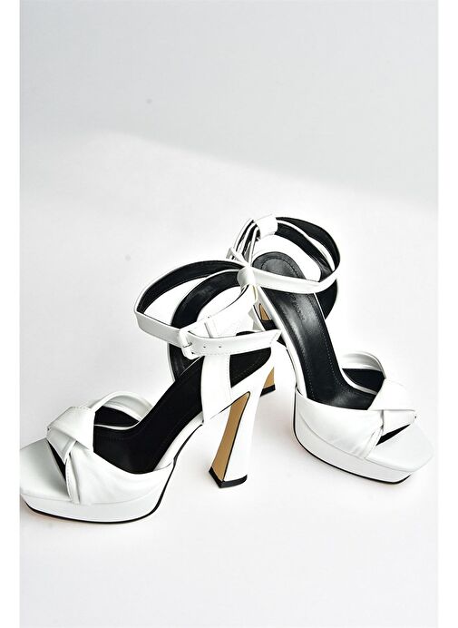 Beyaz Kalın Plaform Topuklu Kadın Ayakkabı K404080209 - Görsel 8