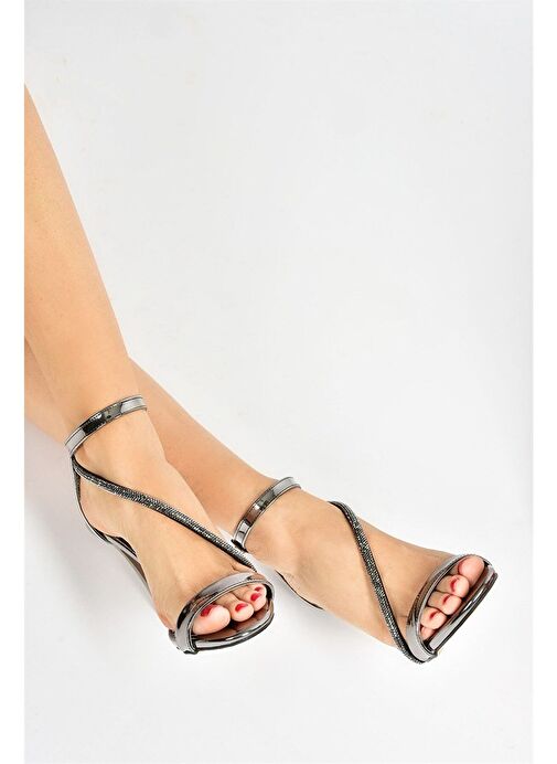 Platin Ayna İnce Topuklu Taşlı Kadın Abiye Ayakkabı M251005134 - Görsel 4