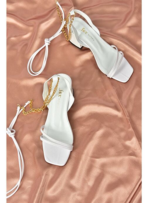 Beyaz Kısa Topuklu Altın Zincir Detaylı Bilekten Bağlamalı Kadın Ayakkabı M369541209 - Görsel 7