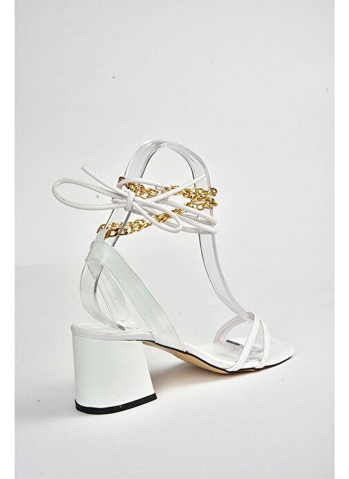 Beyaz Kısa Topuklu Altın Zincir Detaylı Bilekten Bağlamalı Kadın Ayakkabı M369541209 - Görsel 9