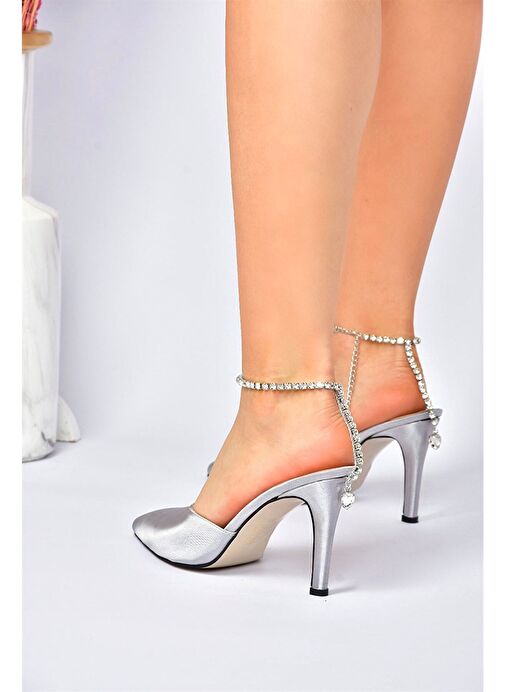 Gümüş Saten Kumaş Taş Tokalı Topuklu Ayakkabı M404010904 - Görsel 3