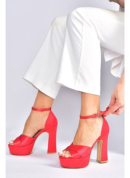 Kırmızı Saten Kumaş Platform Topuklu Kadın Abiye Ayakkabı M348202504 - Görsel 3