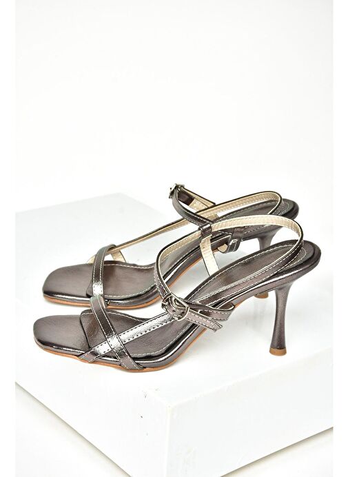 Platin İnce Bantlı Kadın Topuklu Ayakkabı P518870309 - Görsel 9