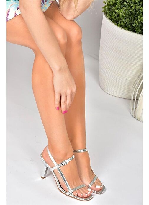 Gümüş İnce Bantlı Kadın Topuklu Ayakkabı P518870309 - Görsel 2