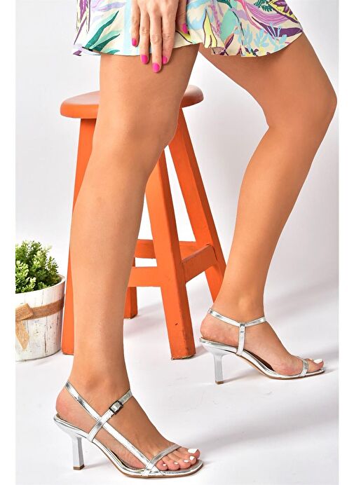 Gümüş İnce Bantlı Kadın Topuklu Ayakkabı P518870309 - Görsel 4