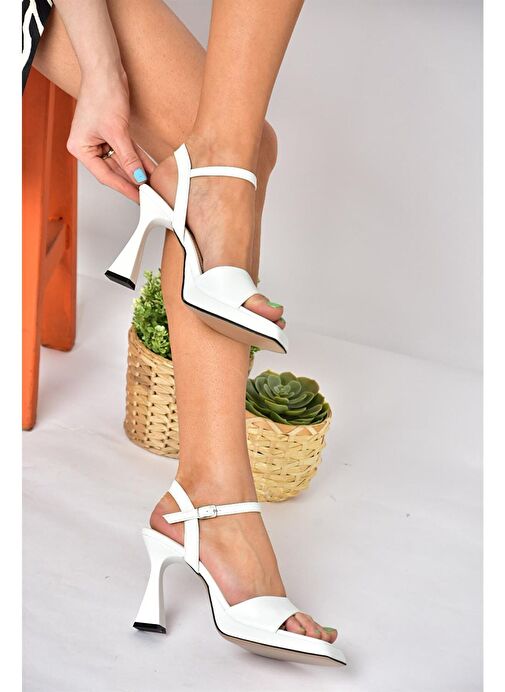 P282400409 Beyaz Kalın Topuklu Kadın Ayakkabı - Görsel 2