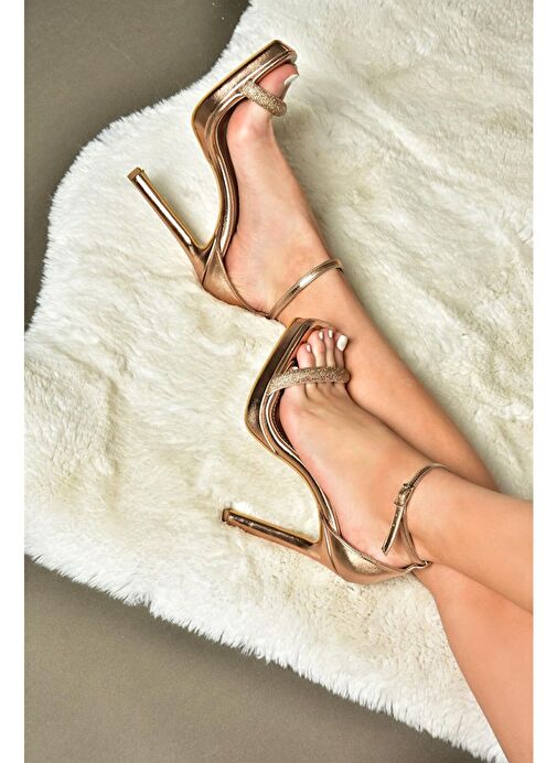 P569112359 Bronz Metalik Kumaş Tek Bant Taşlı Abiye Ayakkabı - Görsel 2