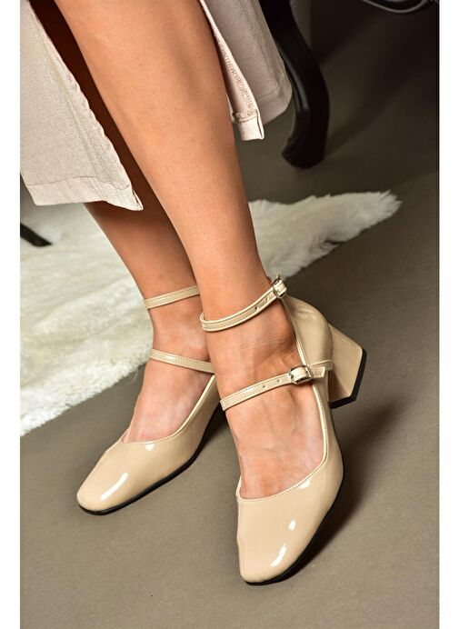 Fox Shoes Bej Kadın Rugan Topuklu Ayakkabı 11271 - Görsel 3