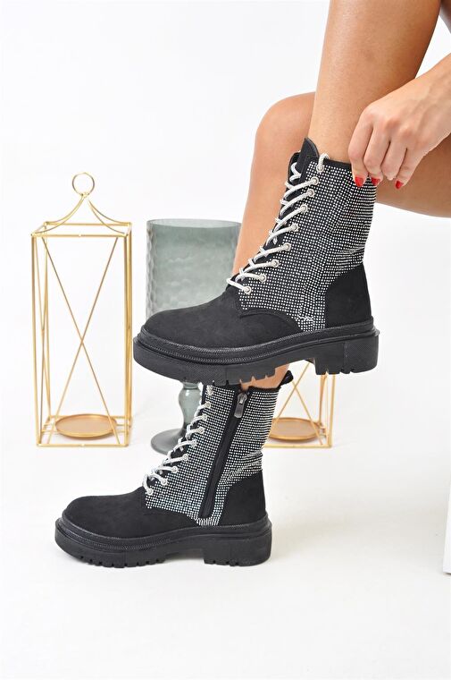 R726543602 Siyah Süet Taş Detaylı Kadın Postal Bot - Görsel 3