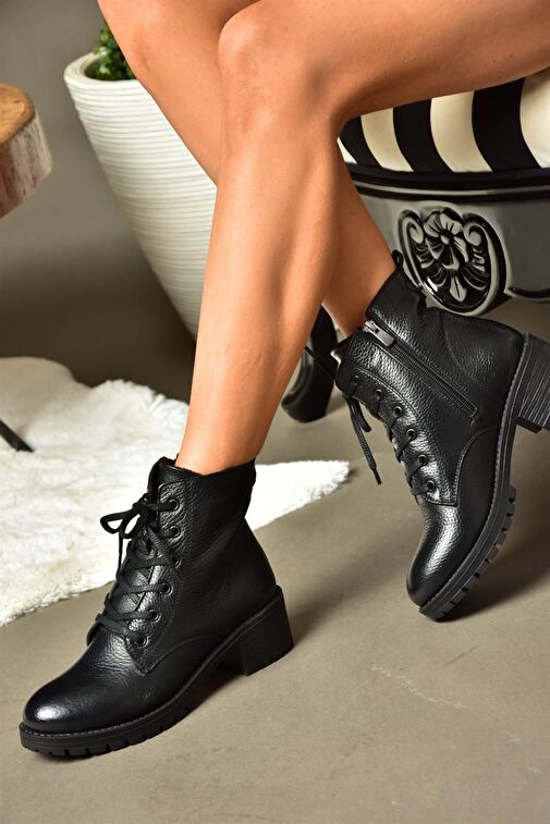 R555054103 Siyah Hakiki Deri Alçak Tabanlı Kadın Postal Bot - Görsel 4