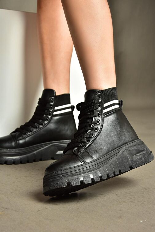 R250660009 Siyah Kalın Tabanlı Kadın Bot - Görsel 5