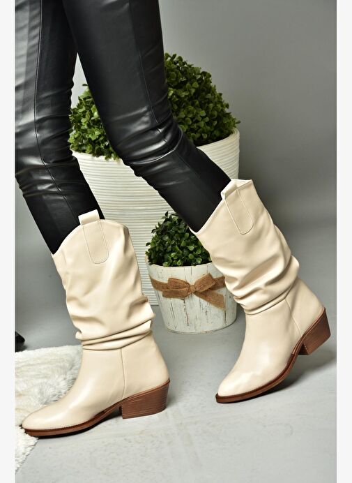 R280080509 Bej Alçak Topuklu Büzgülü Kadın Çizme - Görsel 3