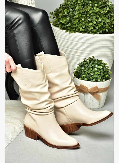 R280080509 Bej Alçak Topuklu Büzgülü Kadın Çizme - Görsel 4