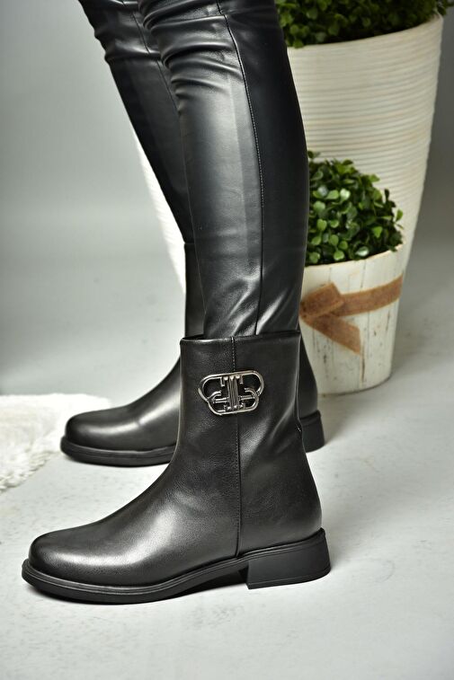 R312222109 Siyah Alçak Tabanlı Kadın Bot - Görsel 5