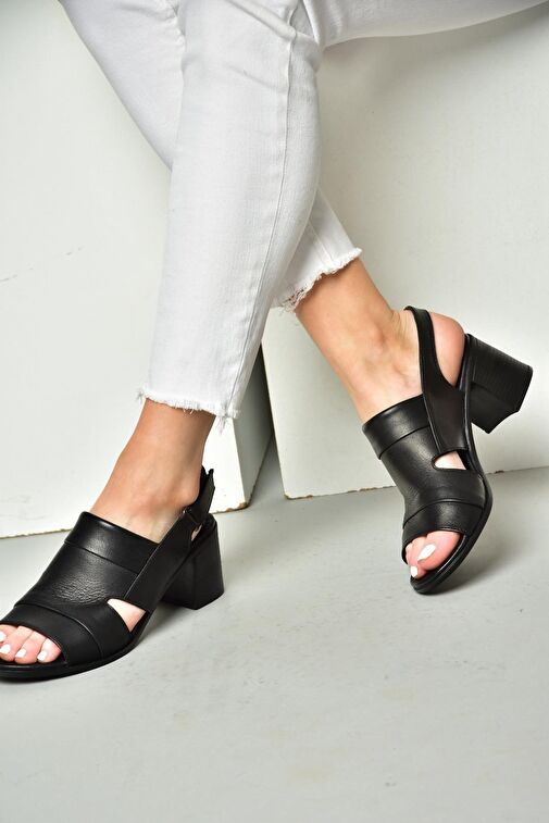 P555452303 Siyah Hakiki Deri Kalın Topuklu Kadın Sandalet - Görsel 4