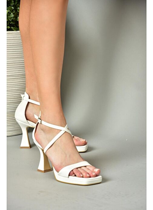 S569315409 Beyaz Kalın Topuklu Ayakkabı - Görsel 3