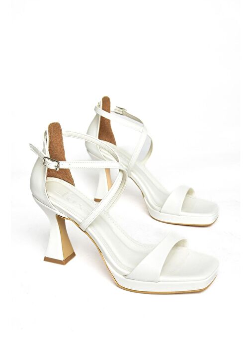 S569315409 Beyaz Kalın Topuklu Ayakkabı - Görsel 6