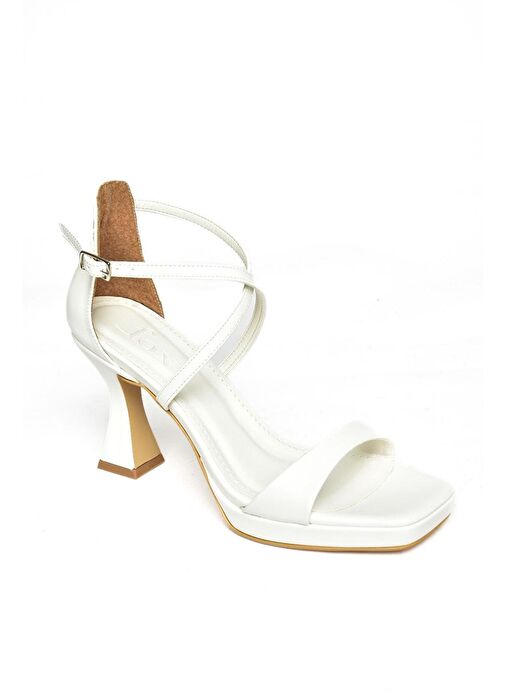 S569315409 Beyaz Kalın Topuklu Ayakkabı - Görsel 8