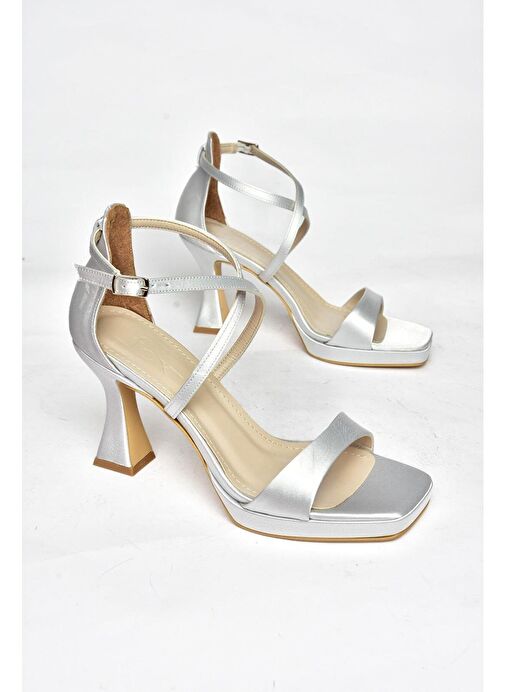 S569315404 Gümüş Kumaş Kalın Topuklu Ayakkabı - Görsel 6
