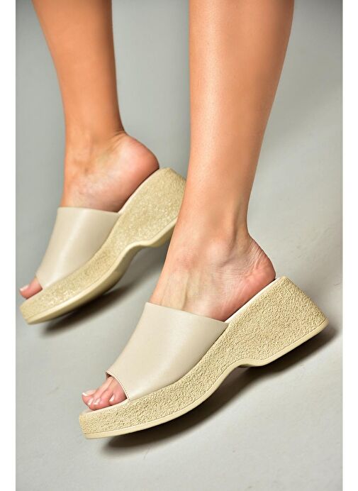 S996741209 Bej Kalın Tabanlı Kadın Terlik - Görsel 3