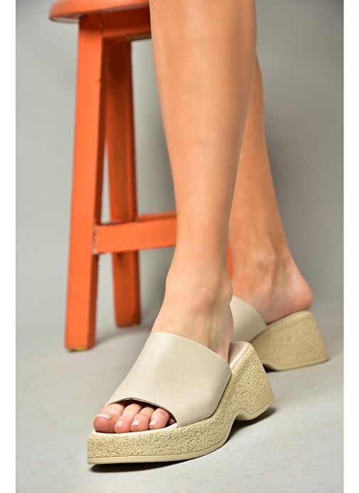 S996741209 Bej Kalın Tabanlı Kadın Terlik - Görsel 4
