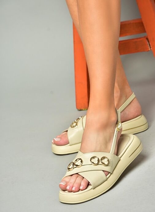 S518105809 Bej Alçak Tabanlı Kadın Sandalet - Görsel 4