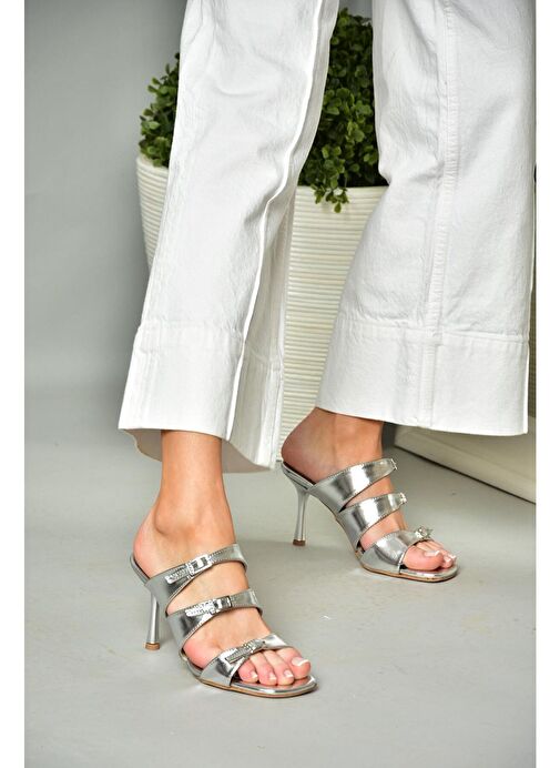 S518200409 Gümüş İnce Topuklu Kadın Terlik - Görsel 2