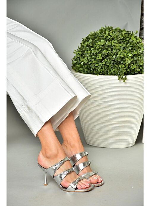 S518200409 Gümüş İnce Topuklu Kadın Terlik - Görsel 4