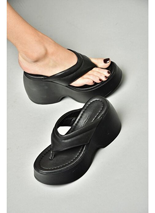 S973401709 Siyah Dolgu Tabanlı Parmak Arası Kadın Terlik - Görsel 3