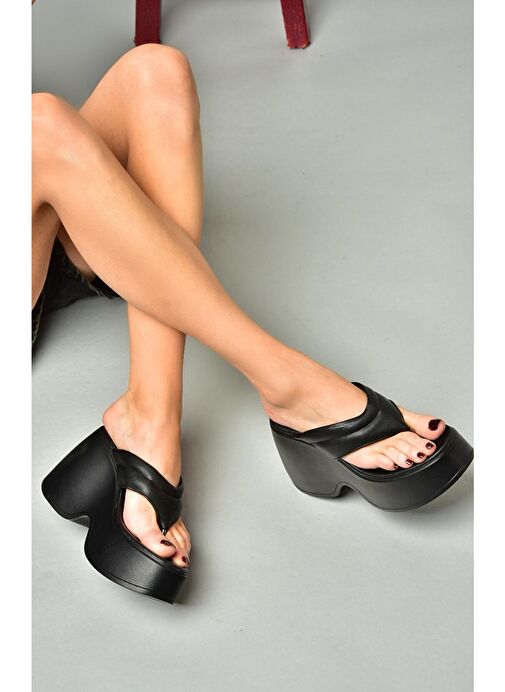 S973401709 Siyah Dolgu Tabanlı Parmak Arası Kadın Terlik - Görsel 4
