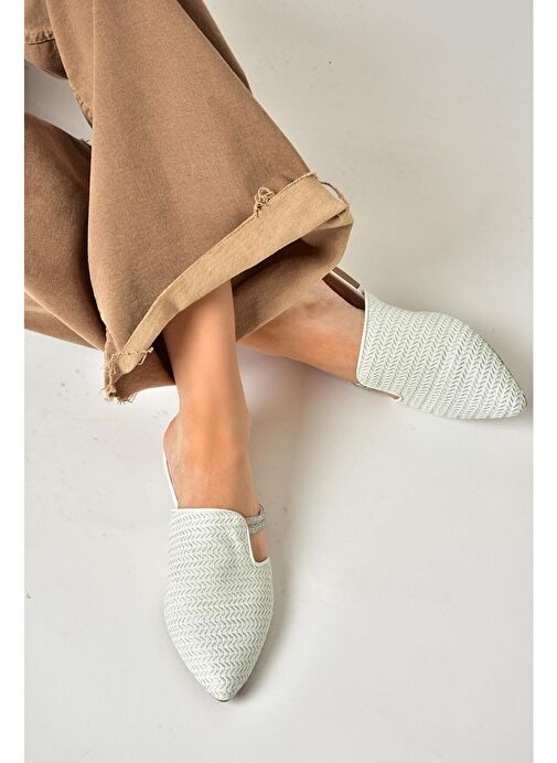 P820031417 Beyaz Hasır Taş Detaylı Kadın Terlik - Görsel 2