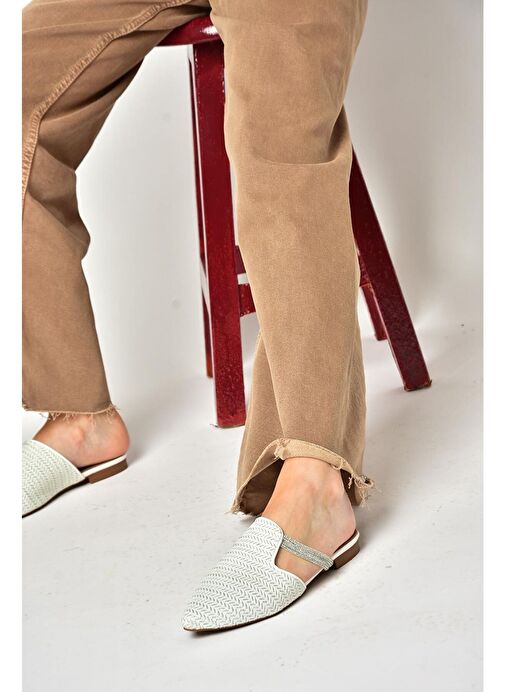 P820031417 Beyaz Hasır Taş Detaylı Kadın Terlik - Görsel 3