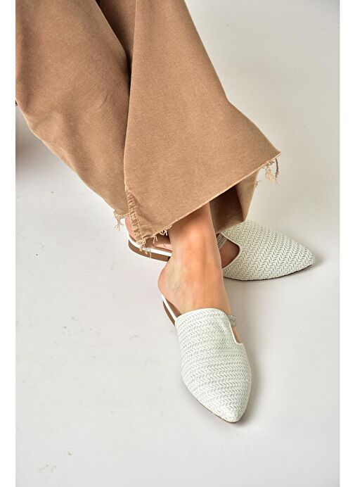 P820031417 Beyaz Hasır Taş Detaylı Kadın Terlik - Görsel 4