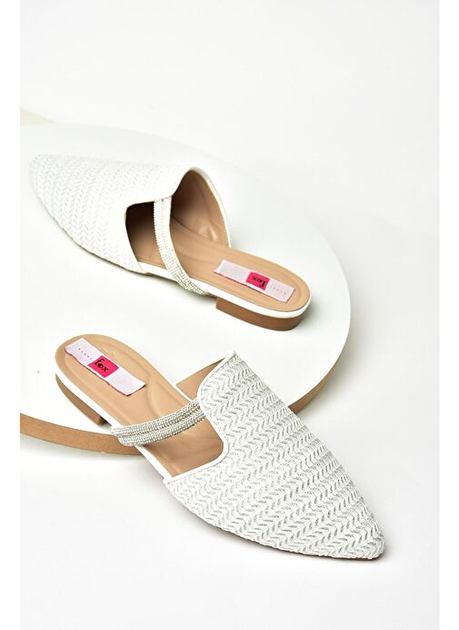 P820031417 Beyaz Hasır Taş Detaylı Kadın Terlik - Görsel 7
