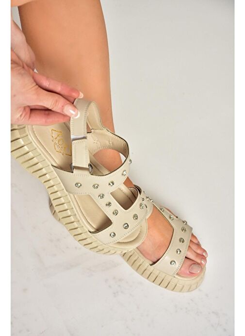 S610576609 Bej Kalın Tabanlı Kadın Sandalet - Görsel 6