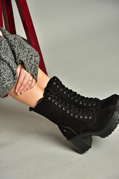 T973559002 Siyah Süet Kalın Topuklu Kadın Postal Bot - Görsel 2