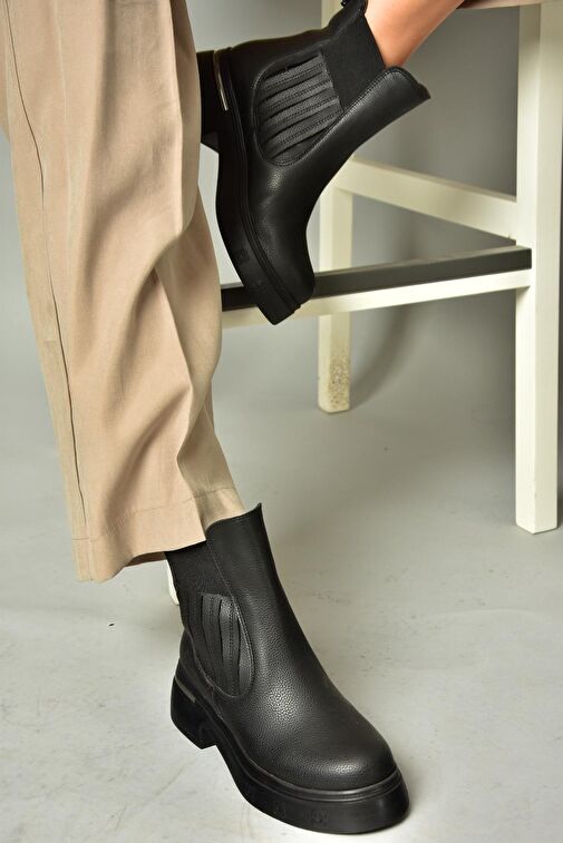 T996334009 Siyah Kalın Tabanlı Kadın Bot - Görsel 3