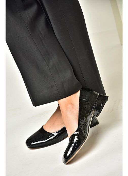 T590122611 Siyah Kroko Baskı Kalın Topuklu Kadın Ayakkabı - Görsel 3