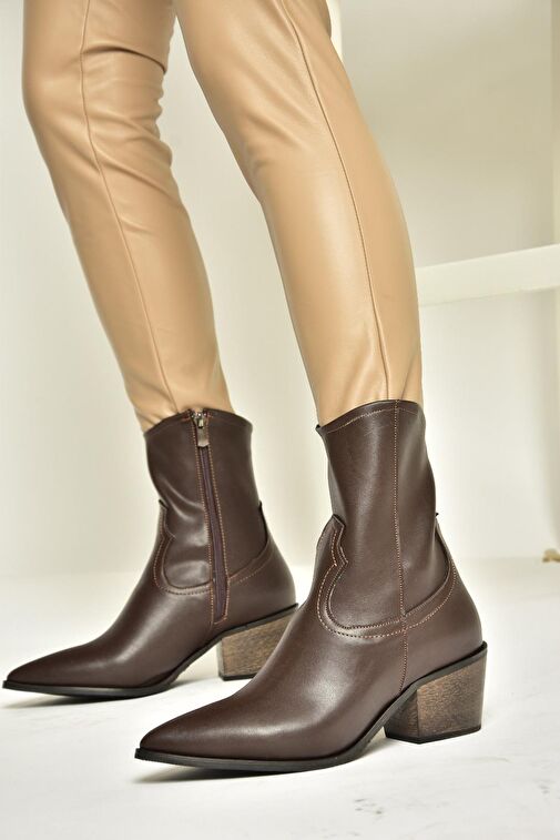 T356654109 Kahverengi Sivri Burunlu Kalın Topuklu Kadın Bot - Görsel 2